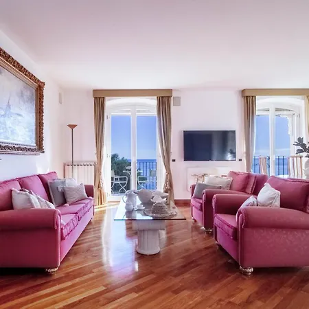 Luxe Escape, Finestra Su Portofino