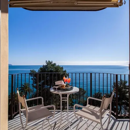 Luxe Escape, Finestra Su Portofino ראפאלו