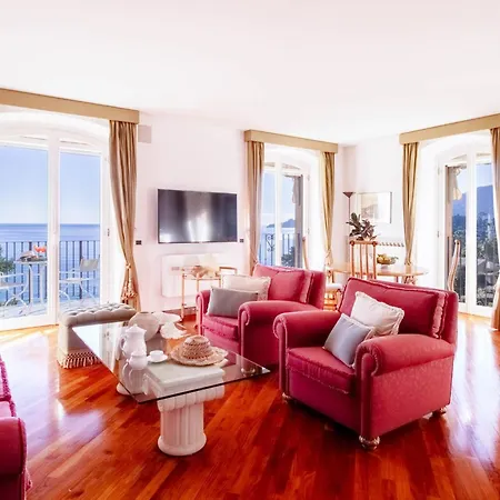 Luxe Escape, Finestra Su Portofino